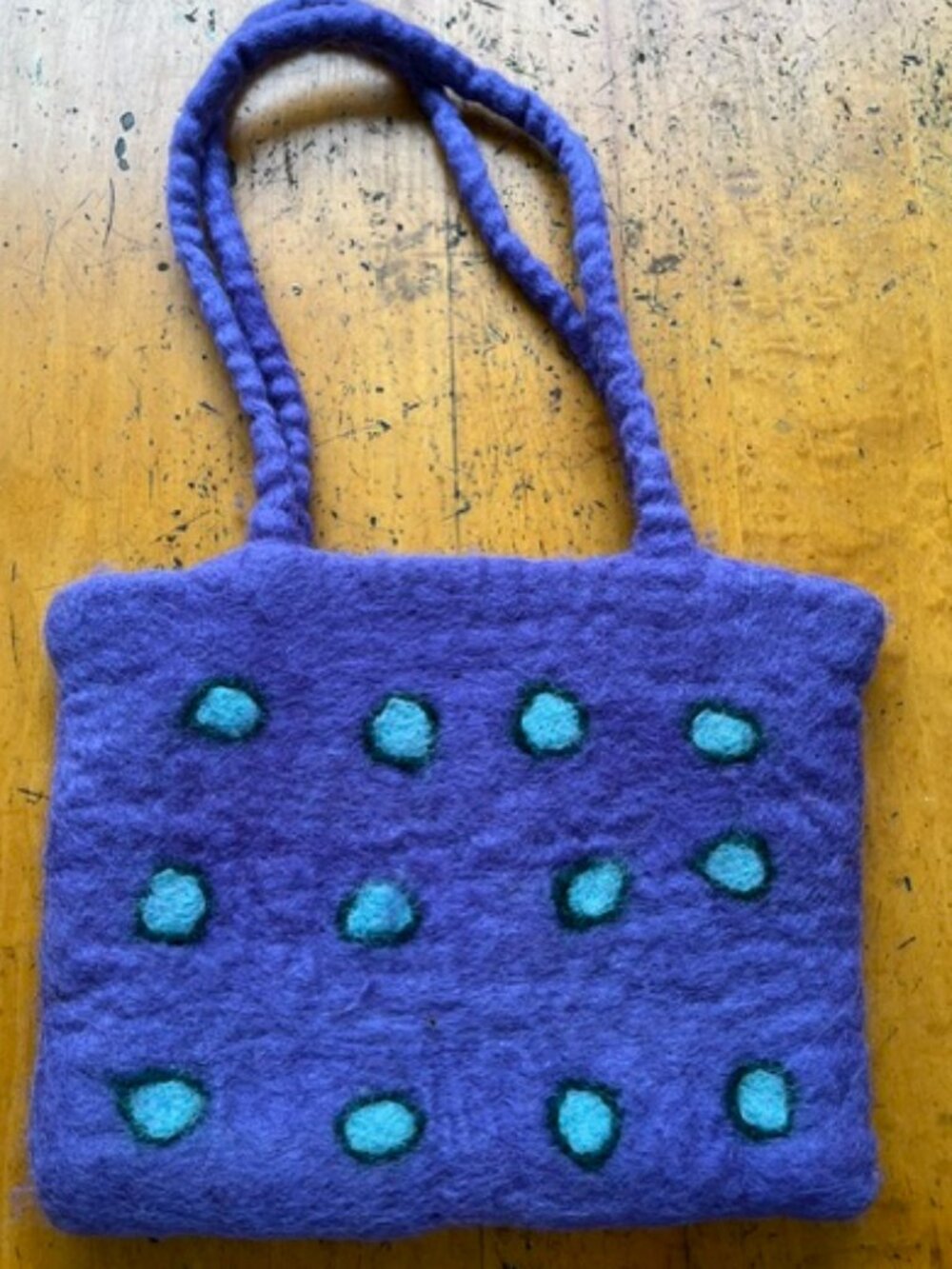 Boiled wool bag with shoulder strap, purple with dots